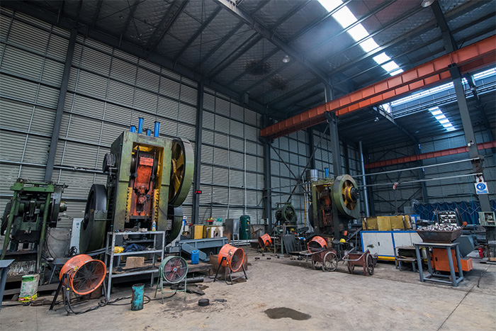 新泰网架配件-锥头加工车间